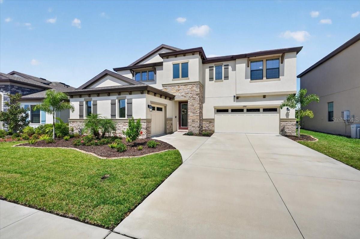 Photo of 12962 STEED TRACE LOOP LITHIA FL 33547