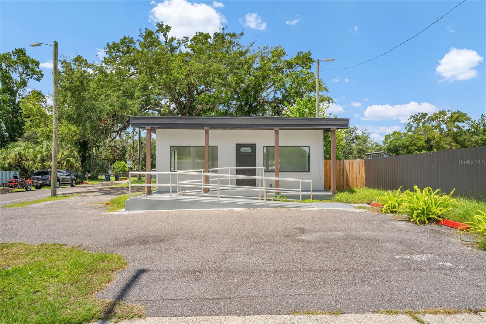 Photo of 10302 N NEBRASKA AVENUE TAMPA FL 33612