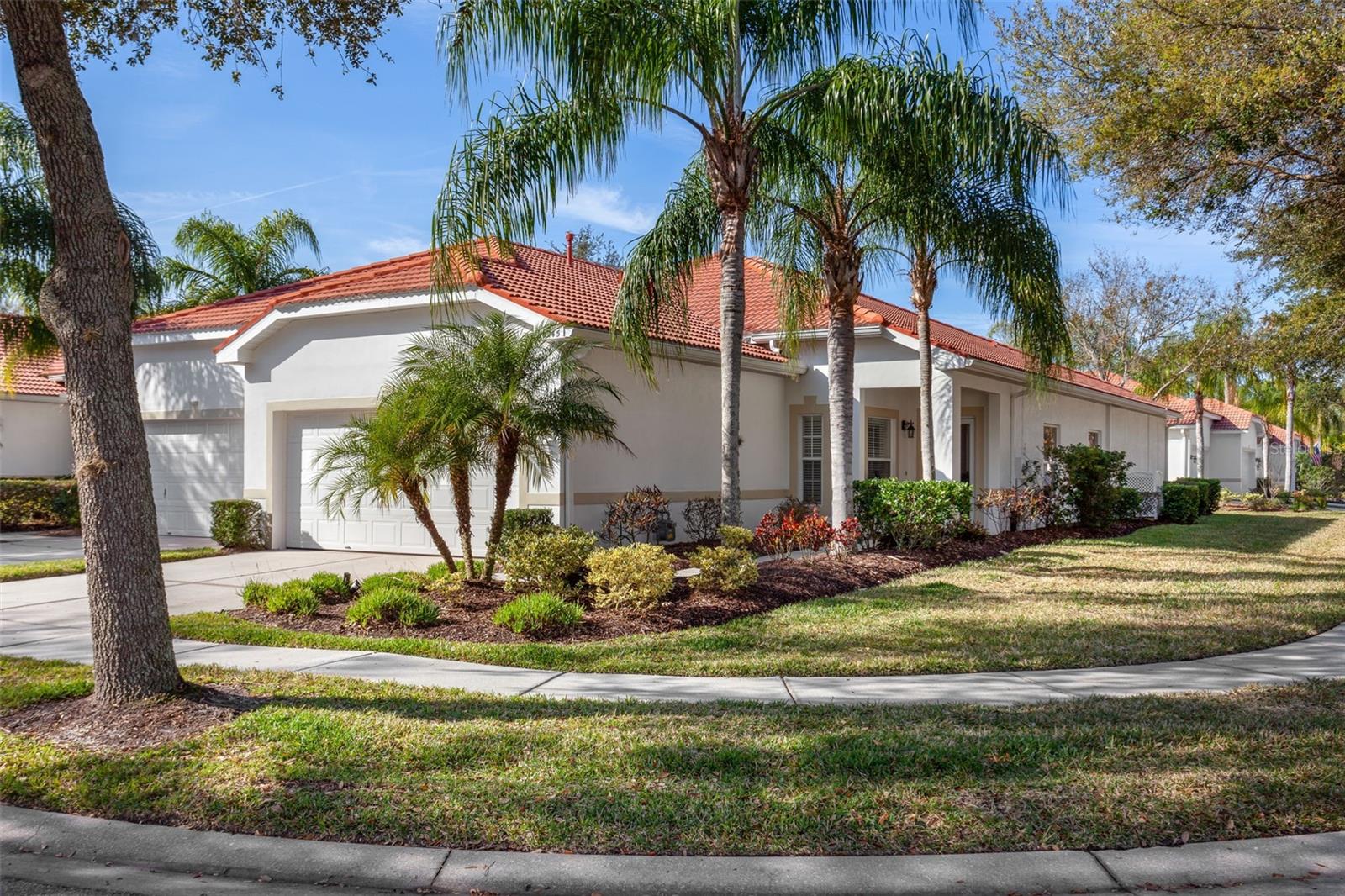 Photo of 10245 DEVONSHIRE LAKE DRIVE TAMPA FL 33647