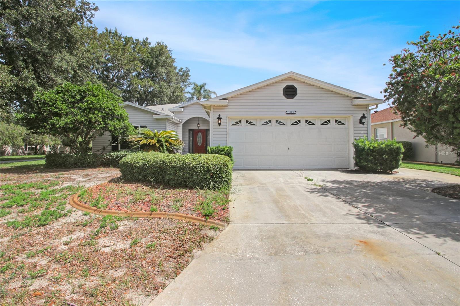 Photo of 1009 FOREST BREEZE PATH LEESBURG FL 34748