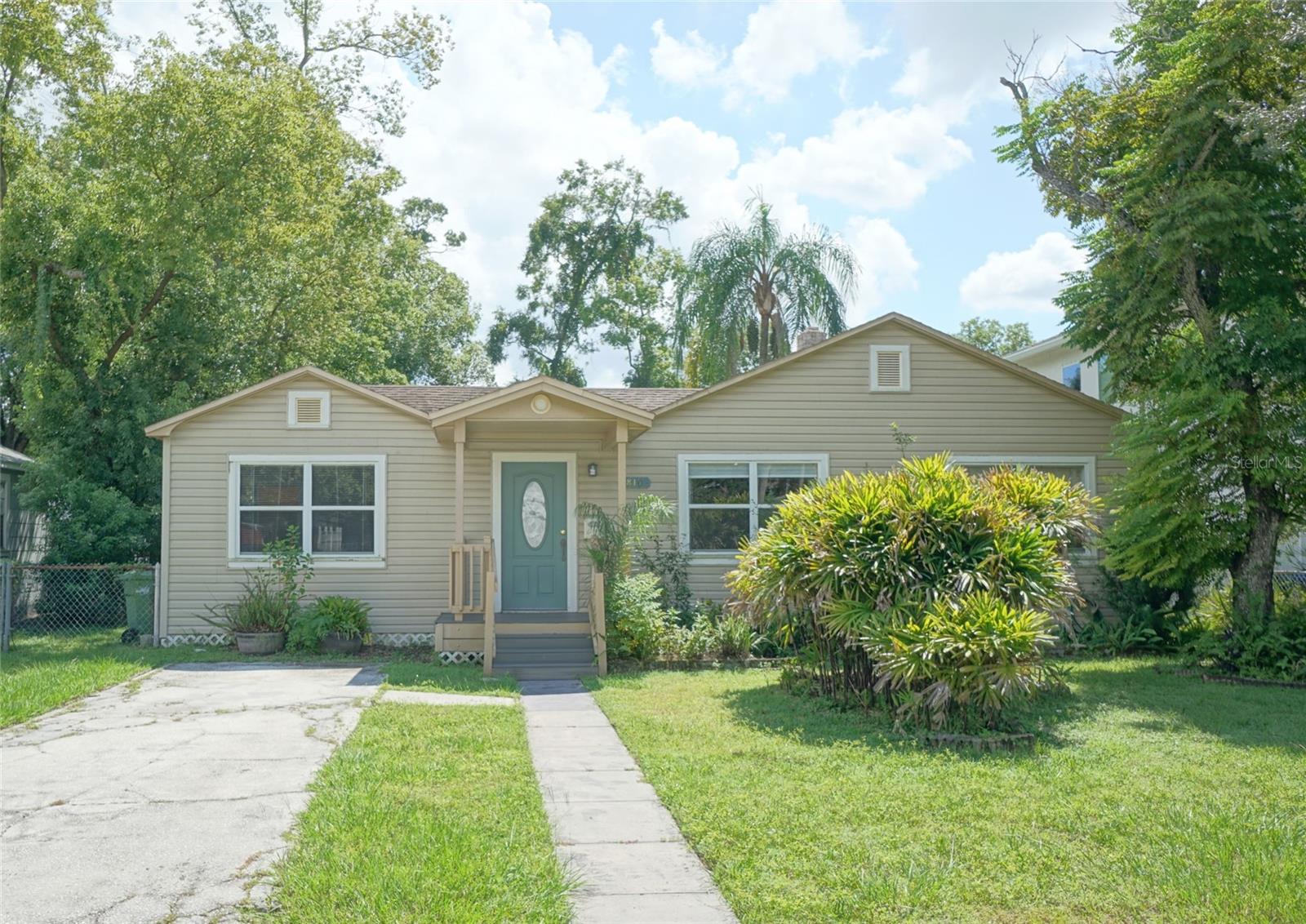 Photo of 810 W WOODLAWN AVENUE TAMPA FL 33603