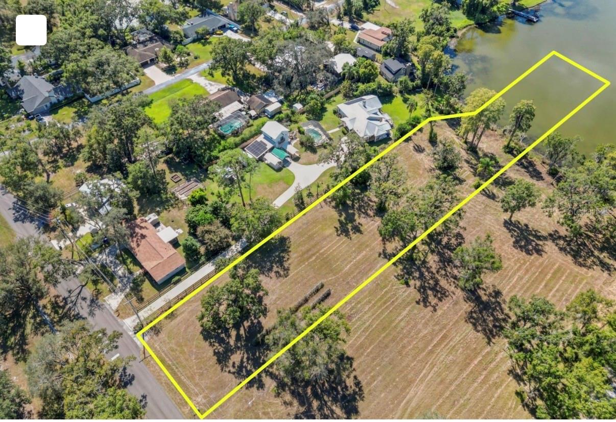 Photo of 13414 N LINCOLN AVENUE TAMPA FL 33618