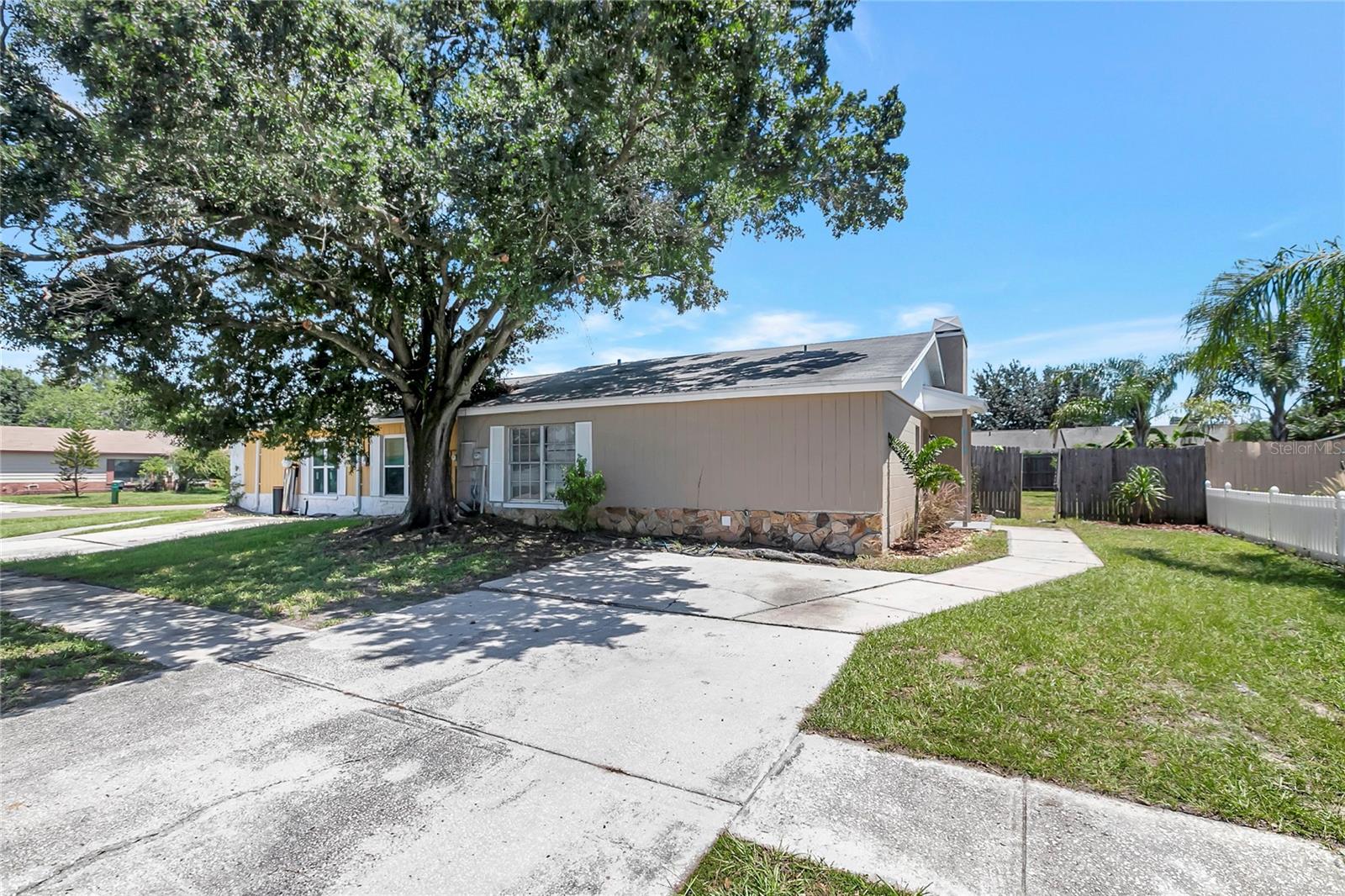 Photo of 1212 COOLMONT DRIVE BRANDON FL 33511