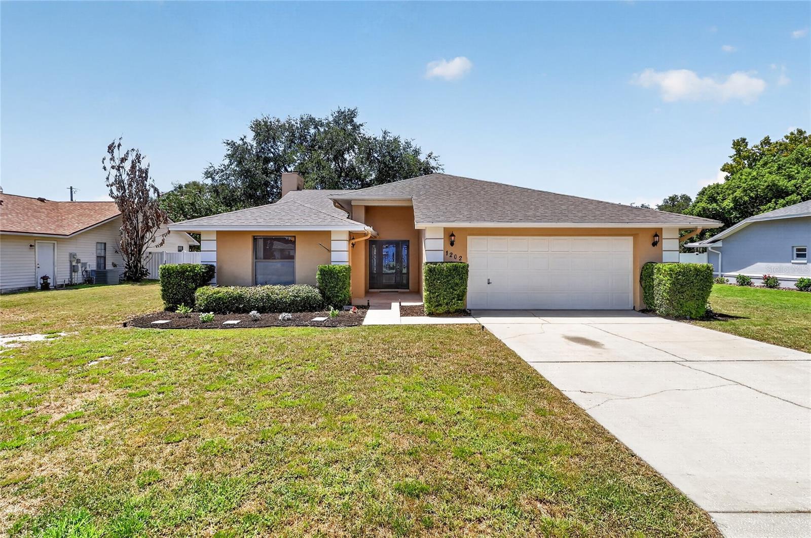 Photo of 1202 VALENCIA LANE AUBURNDALE FL 33823