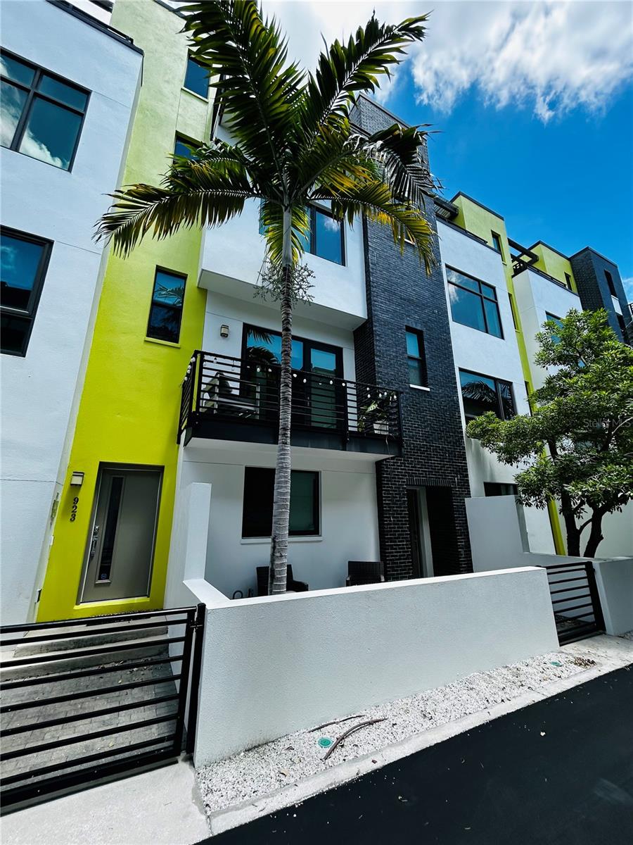 Photo of 919 ARLINGTON AVENUE ST PETERSBURG FL 33705