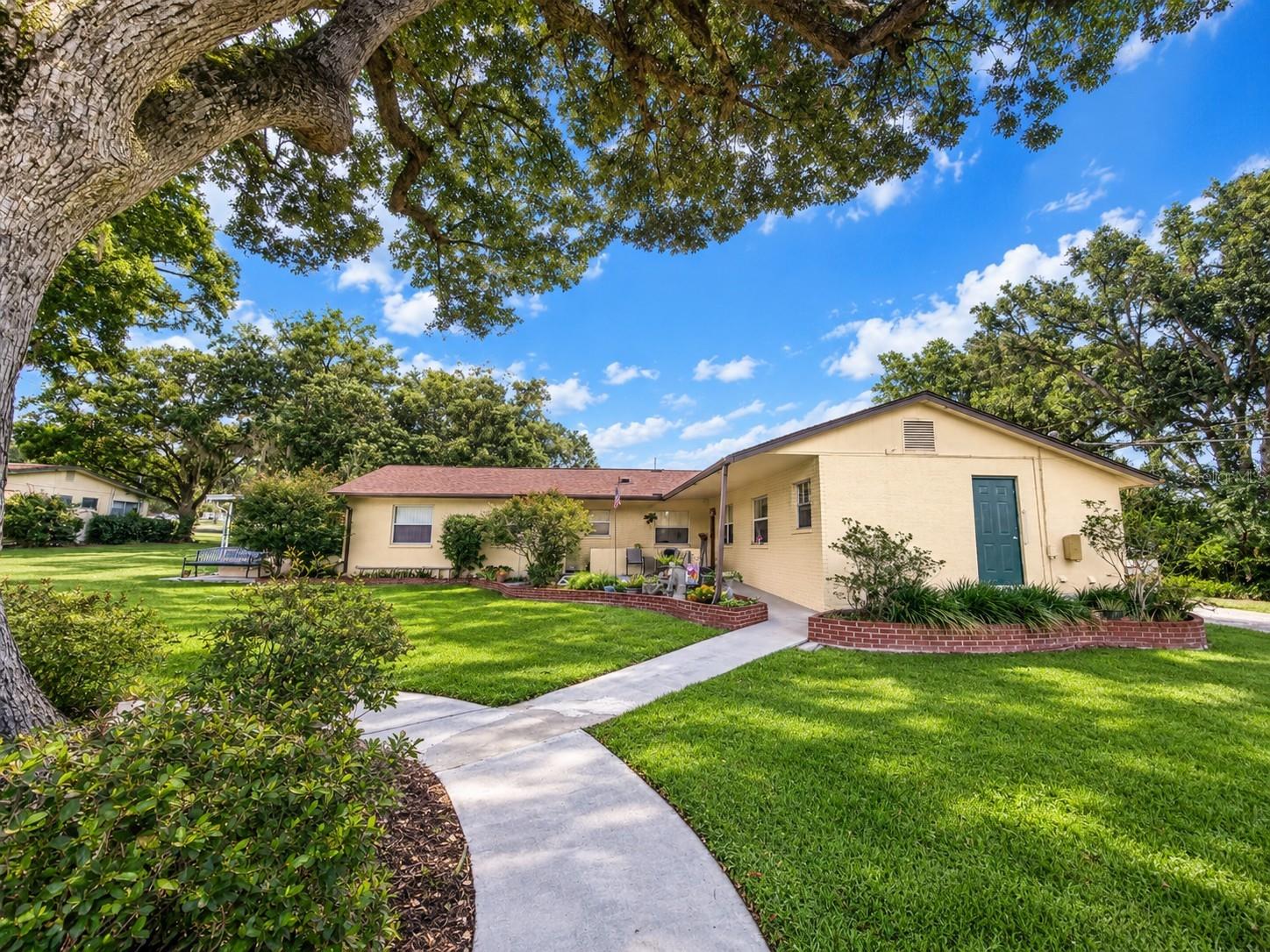 Photo of 37701 CAMPHOR DRIVE DADE CITY FL 33525