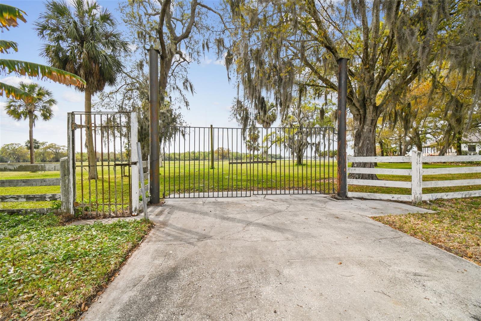 Photo of KIBLER LN HOLIDAY FL 34691