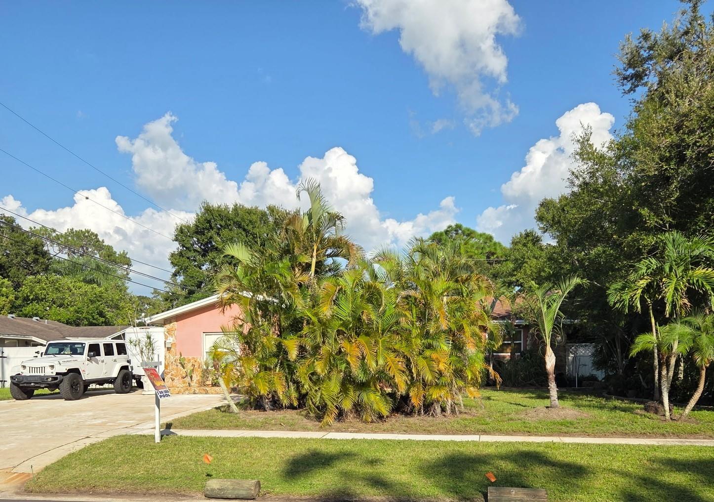 Photo of 8665 MOCKINGBIRD LANE SEMINOLE FL 33777
