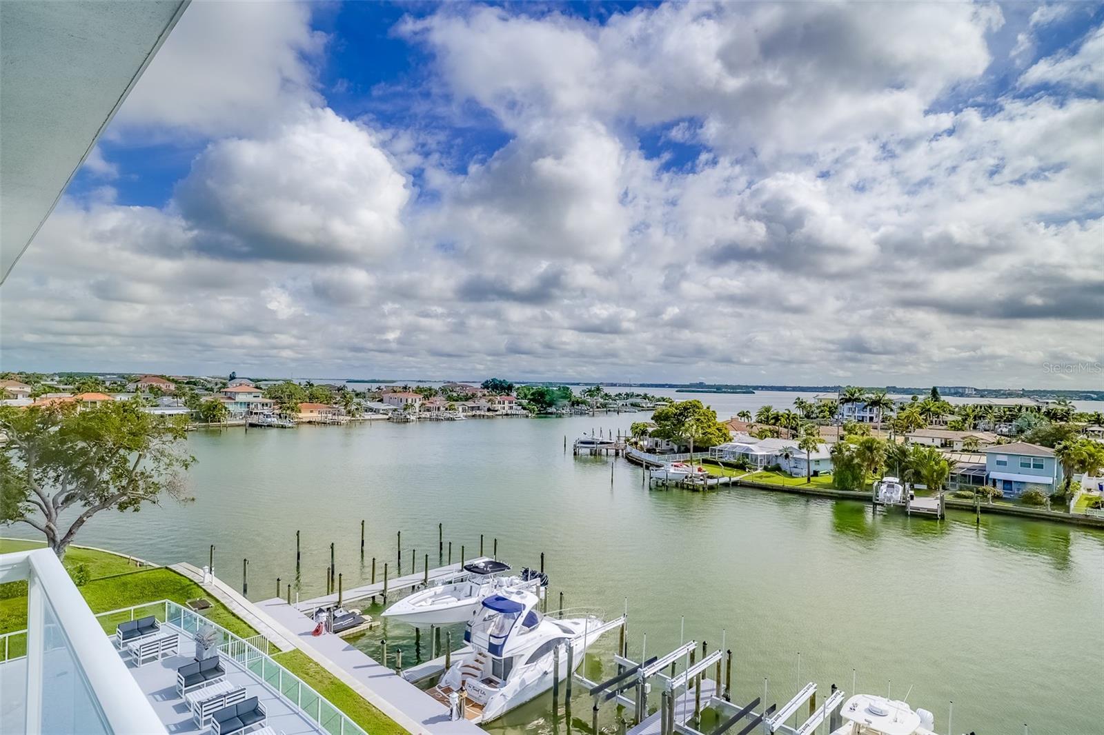 Photo of 415 ISLAND WAY #505 CLEARWATER FL 33767