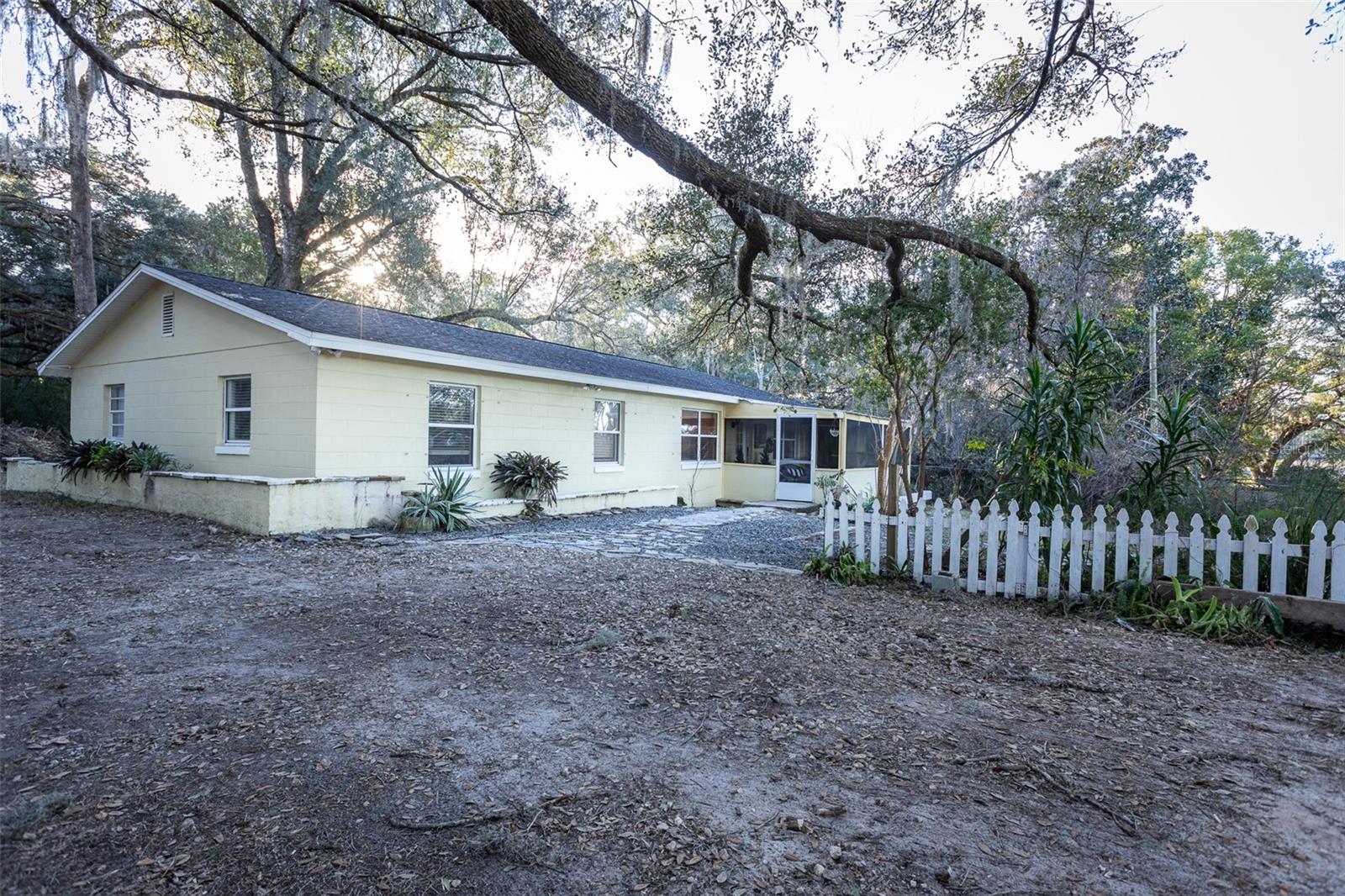 Photo of 16325 SE 134TH CT WEIRSDALE FL 32195