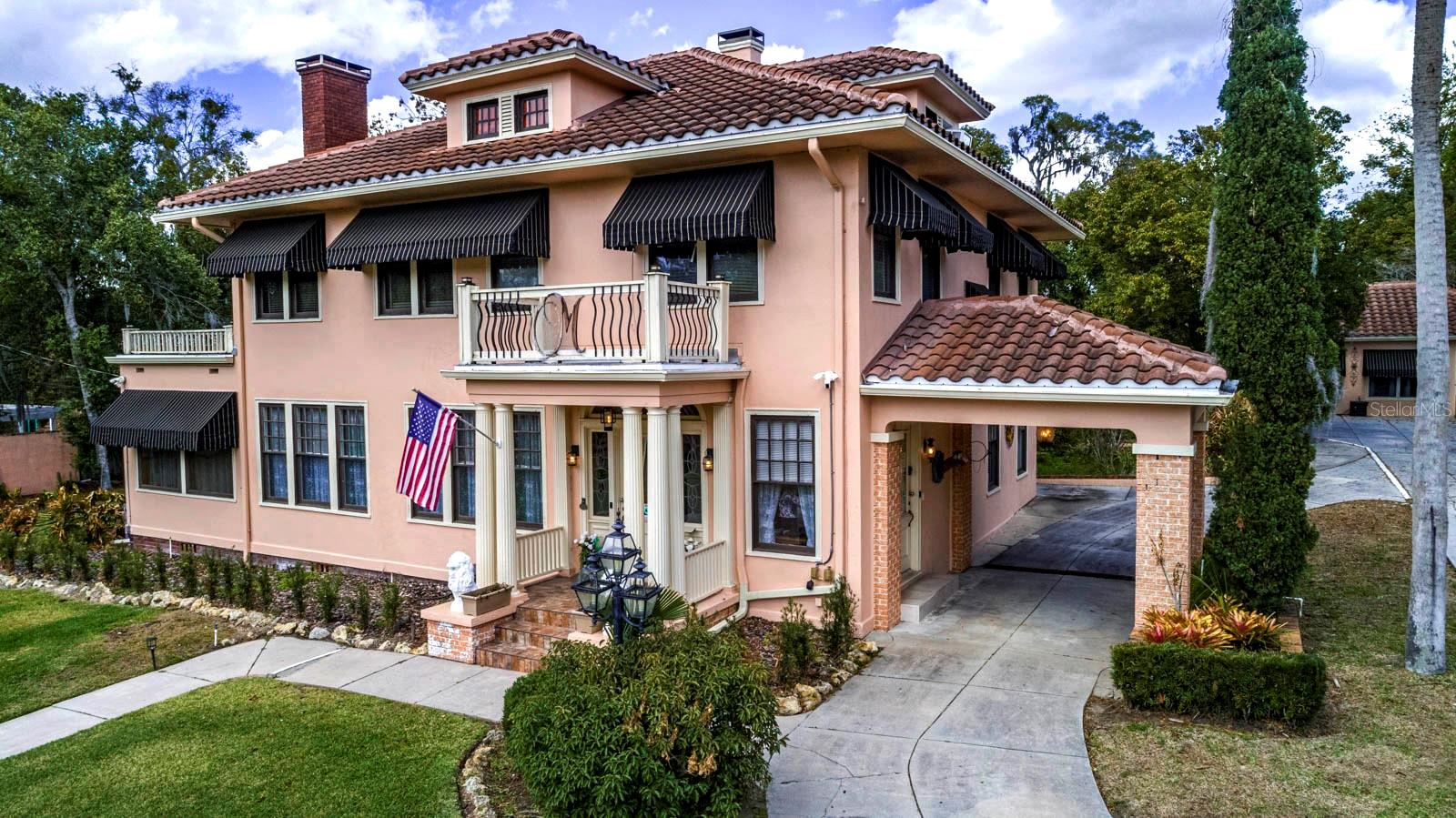 Photo of 347 E 3RD AVENUE MOUNT DORA FL 32757