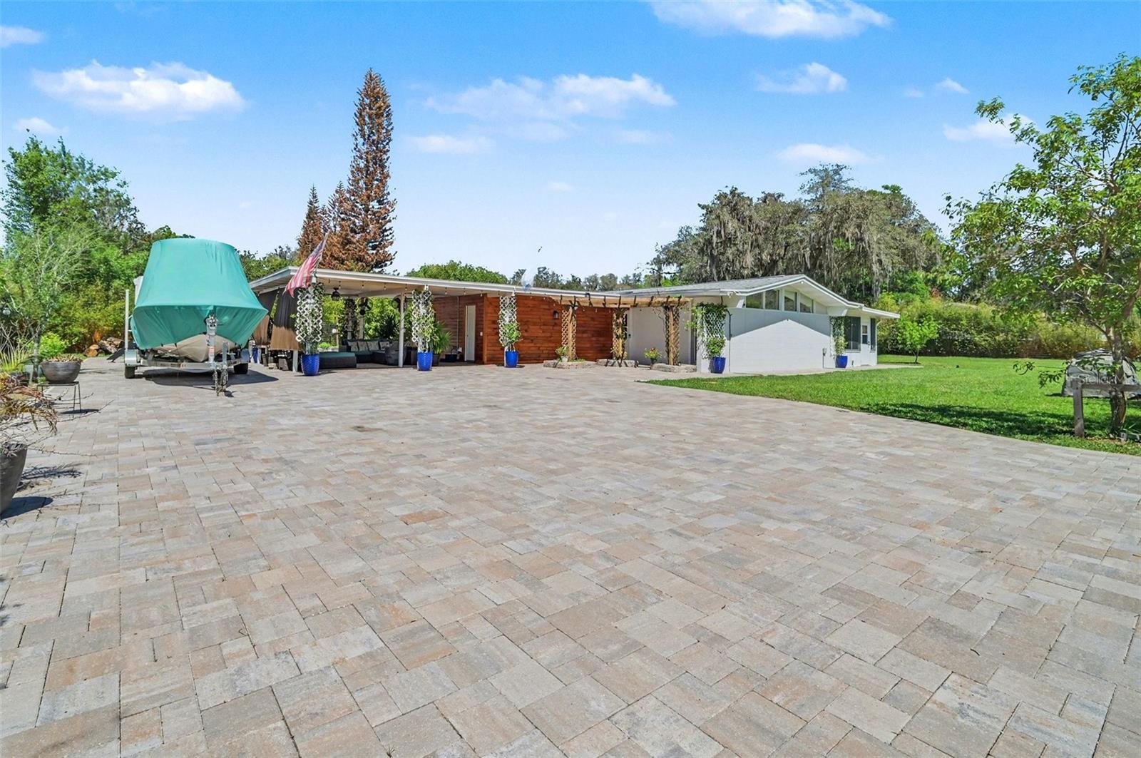 Photo of 2207 POINSETTIA LANE DELAND FL 32724