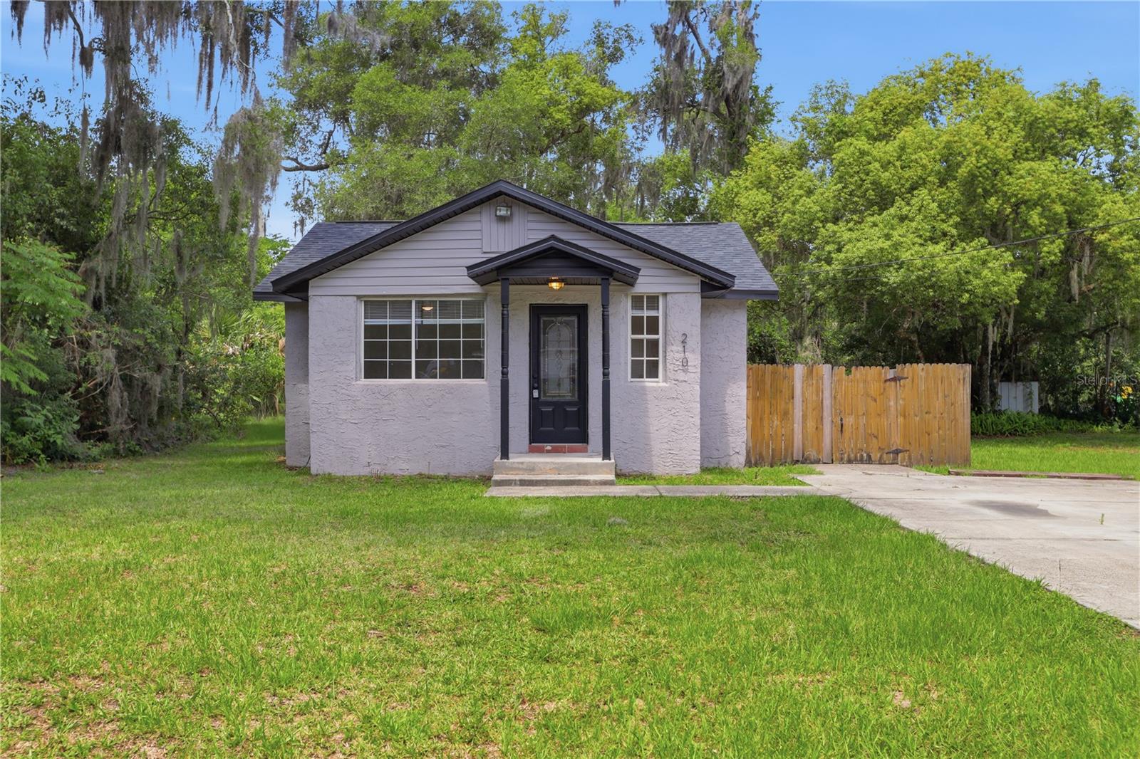 Photo of 210 WINSLOW AVENUE DELAND FL 32724