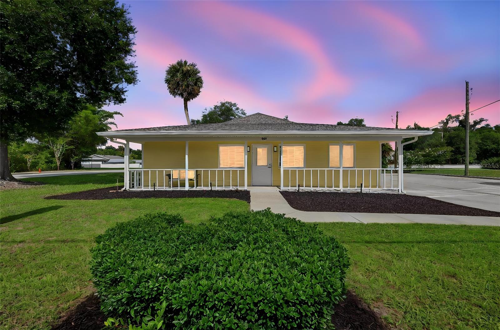 Photo of 800 N STONE STREET DELAND FL 32720