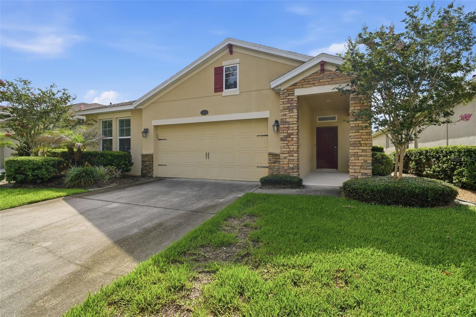 Photo of 315 W FREESIA COURT DELAND FL 32724