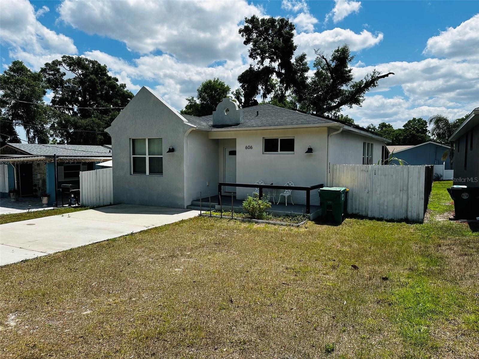 Photo of 606 W VOORHIS AVENUE DELAND FL 32720
