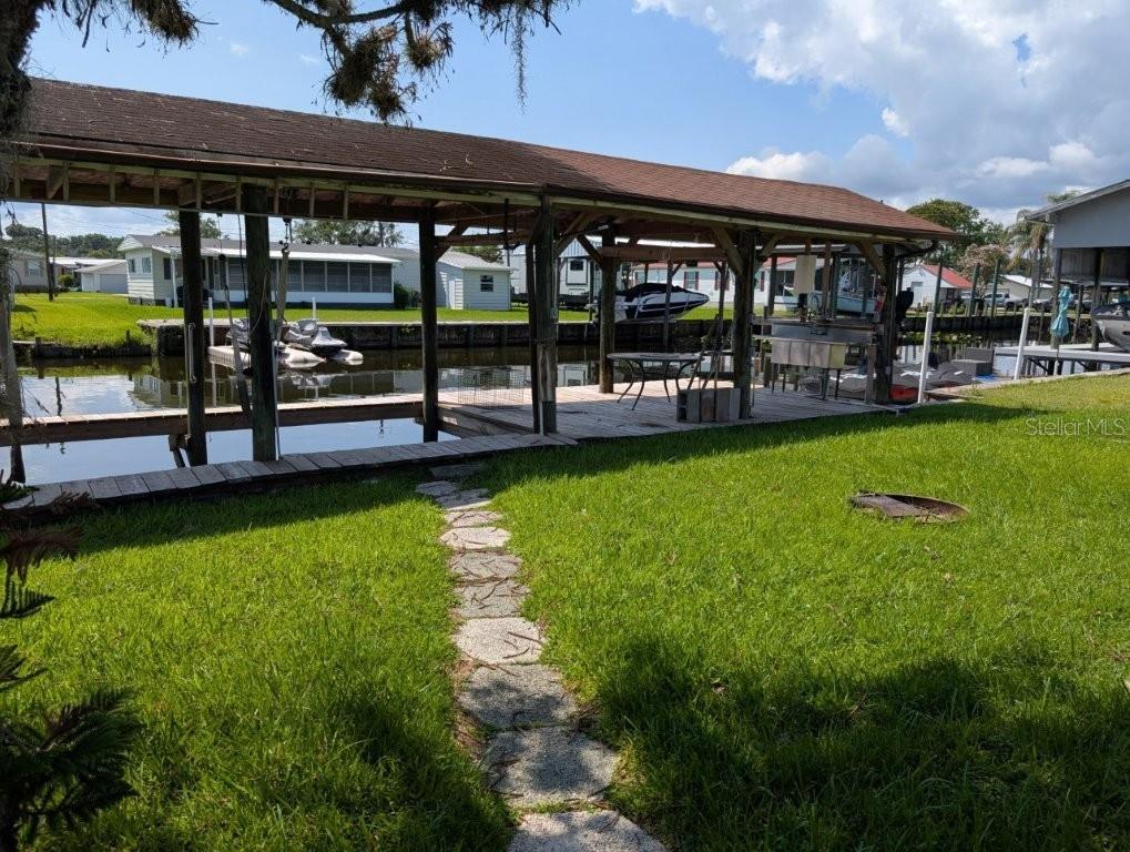 Photo of 154 MOONLITE DRIVE WELAKA FL 32193