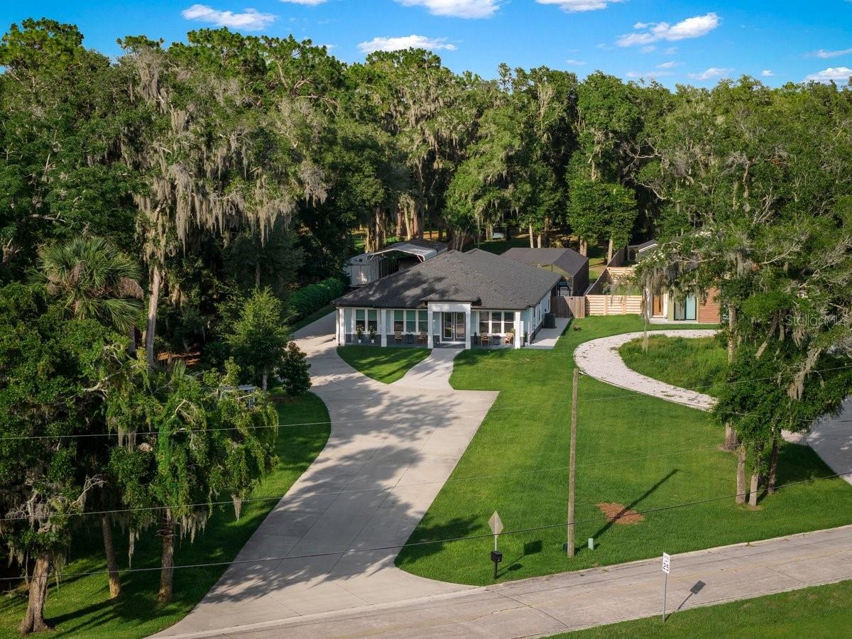 Photo of 590 LAKE WINNEMISSETT DRIVE DELAND FL 32724