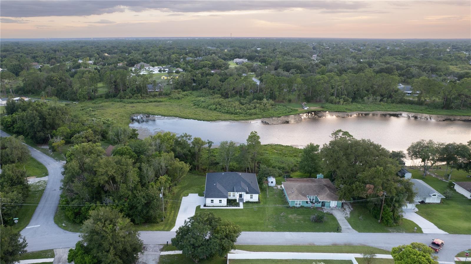 Photo of 1989 MONTEREY DRIVE DELTONA FL 32738