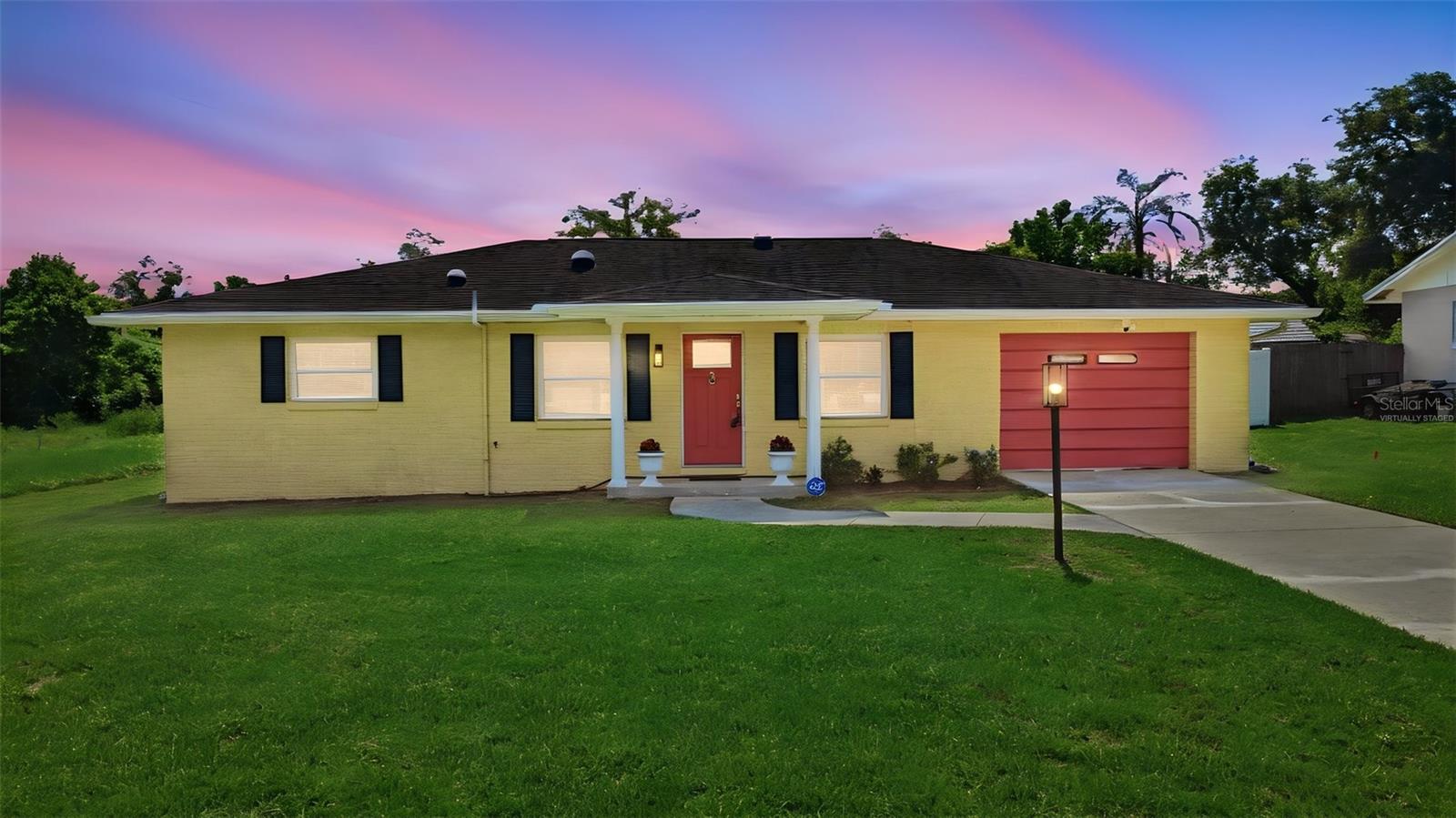 Photo of 411 S BROOKS AVENUE DELAND FL 32720