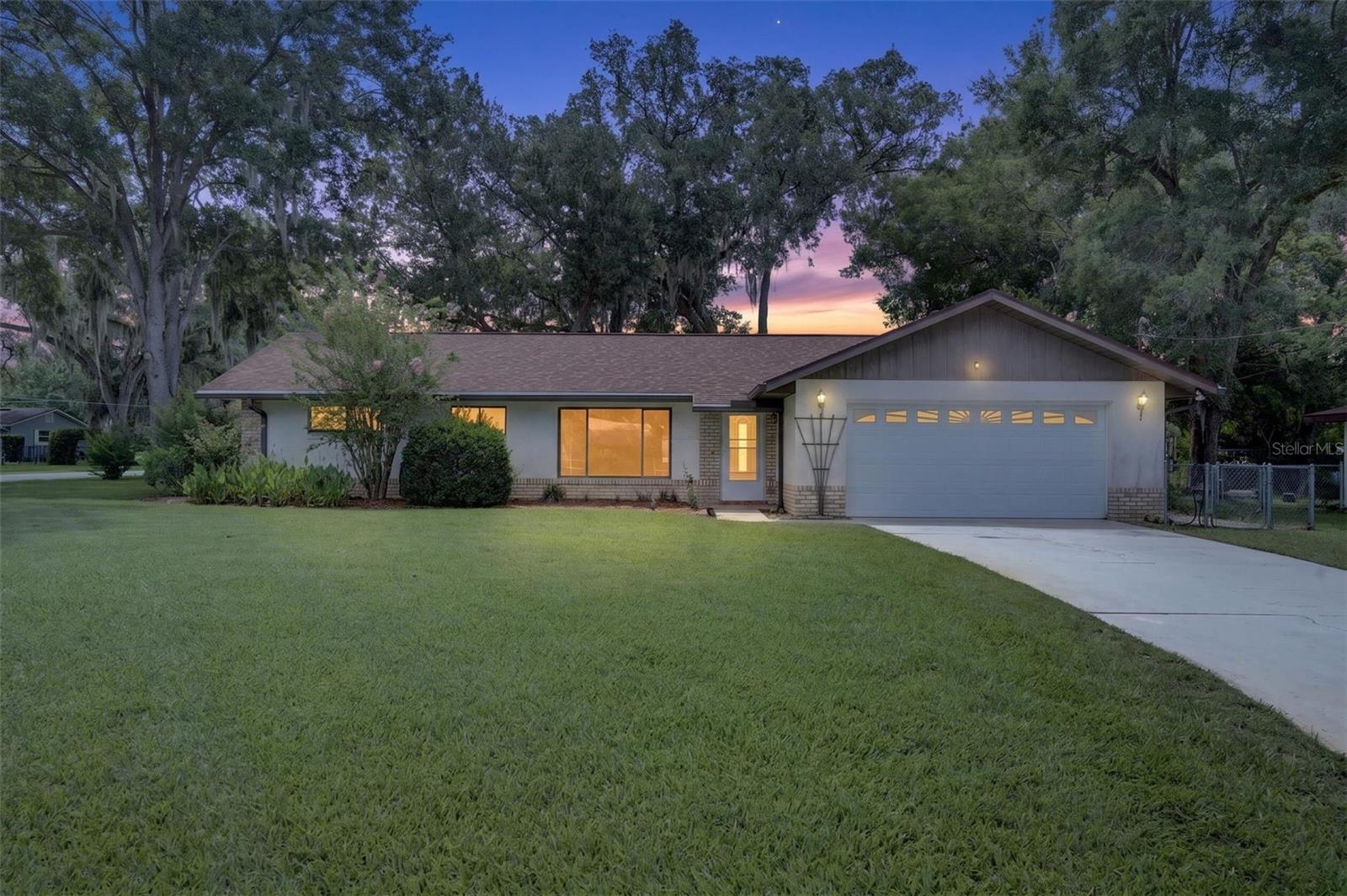 Photo of 290 SANDYHOOK LANE DELAND FL 32724