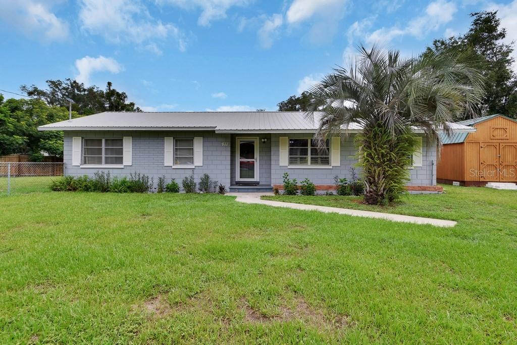 Photo of 411 N BLUE LAKE TERRACE DELAND FL 32724