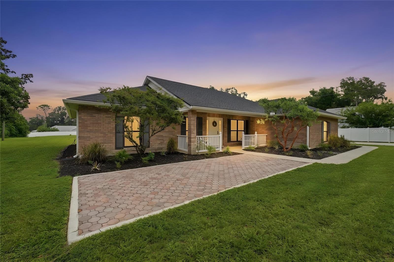 Photo of 535 E PLYMOUTH AVENUE DELAND FL 32724