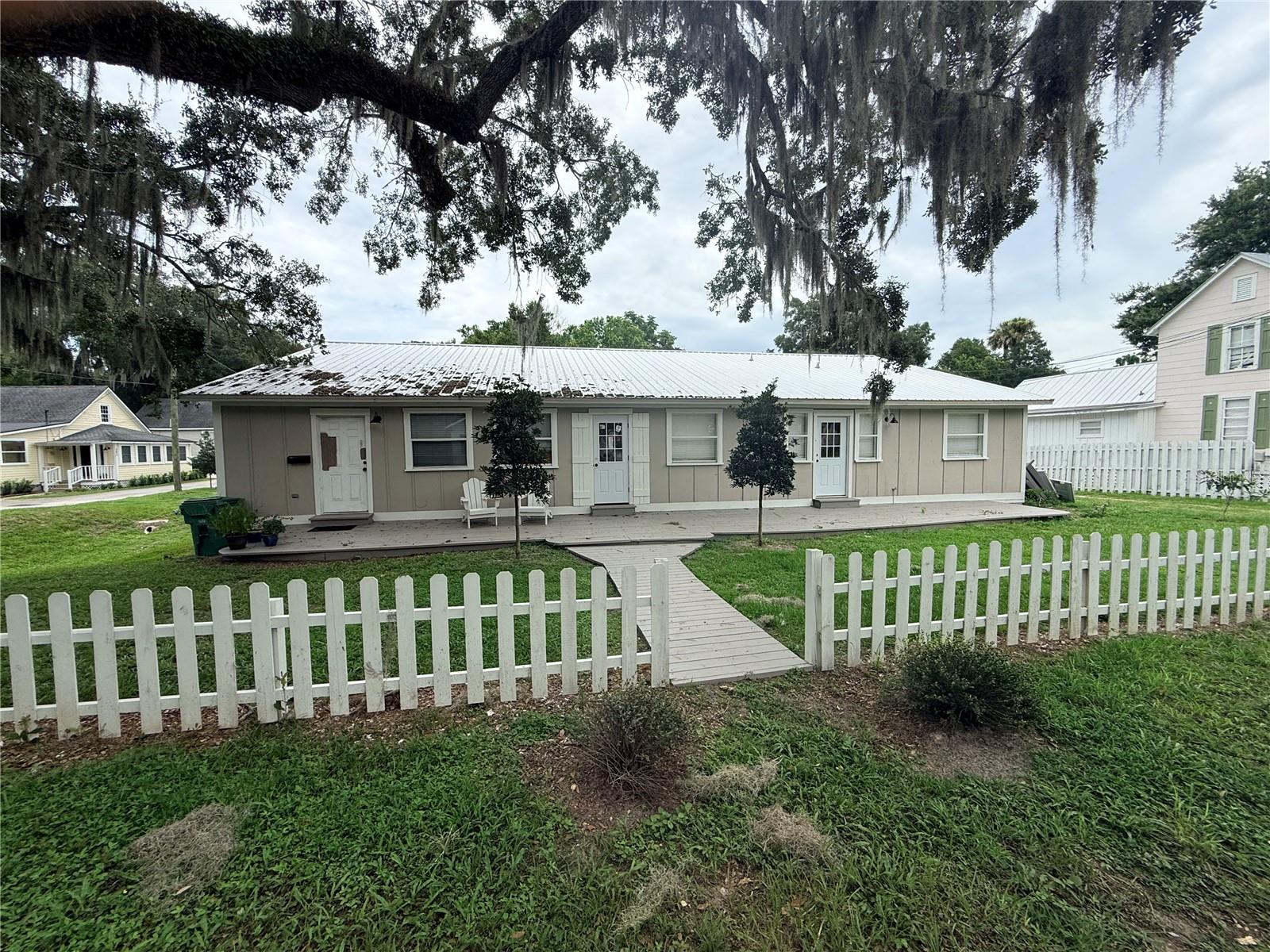 Photo of 227 W WISCONSIN AVENUE DELAND FL 32720