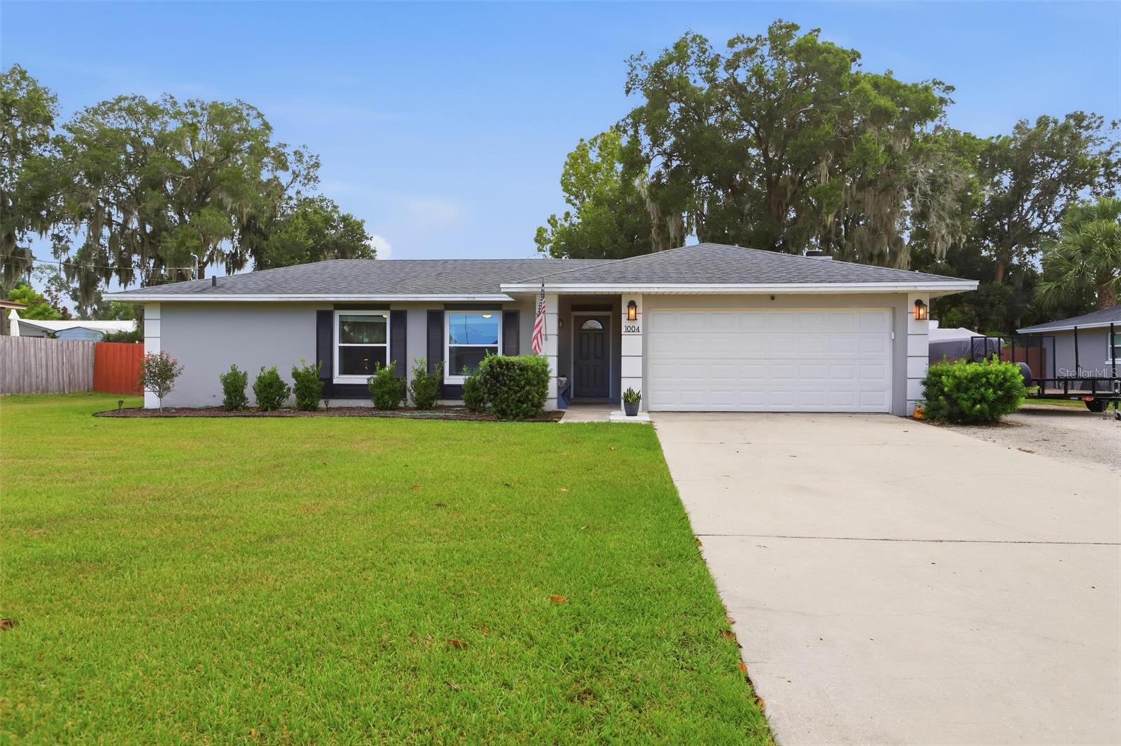 Photo of 1004 CRESCENT PARKWAY DELAND FL 32720