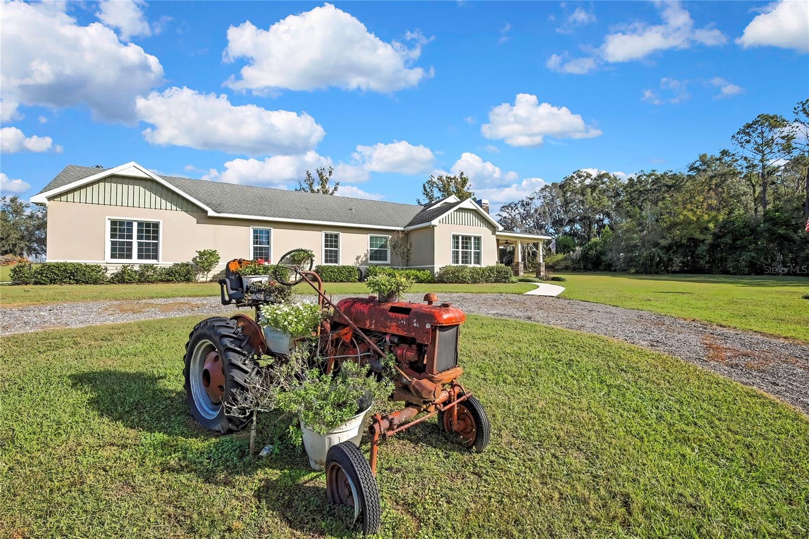 Photo of 36431 FLORRIE MAE LANE DADE CITY FL 33523