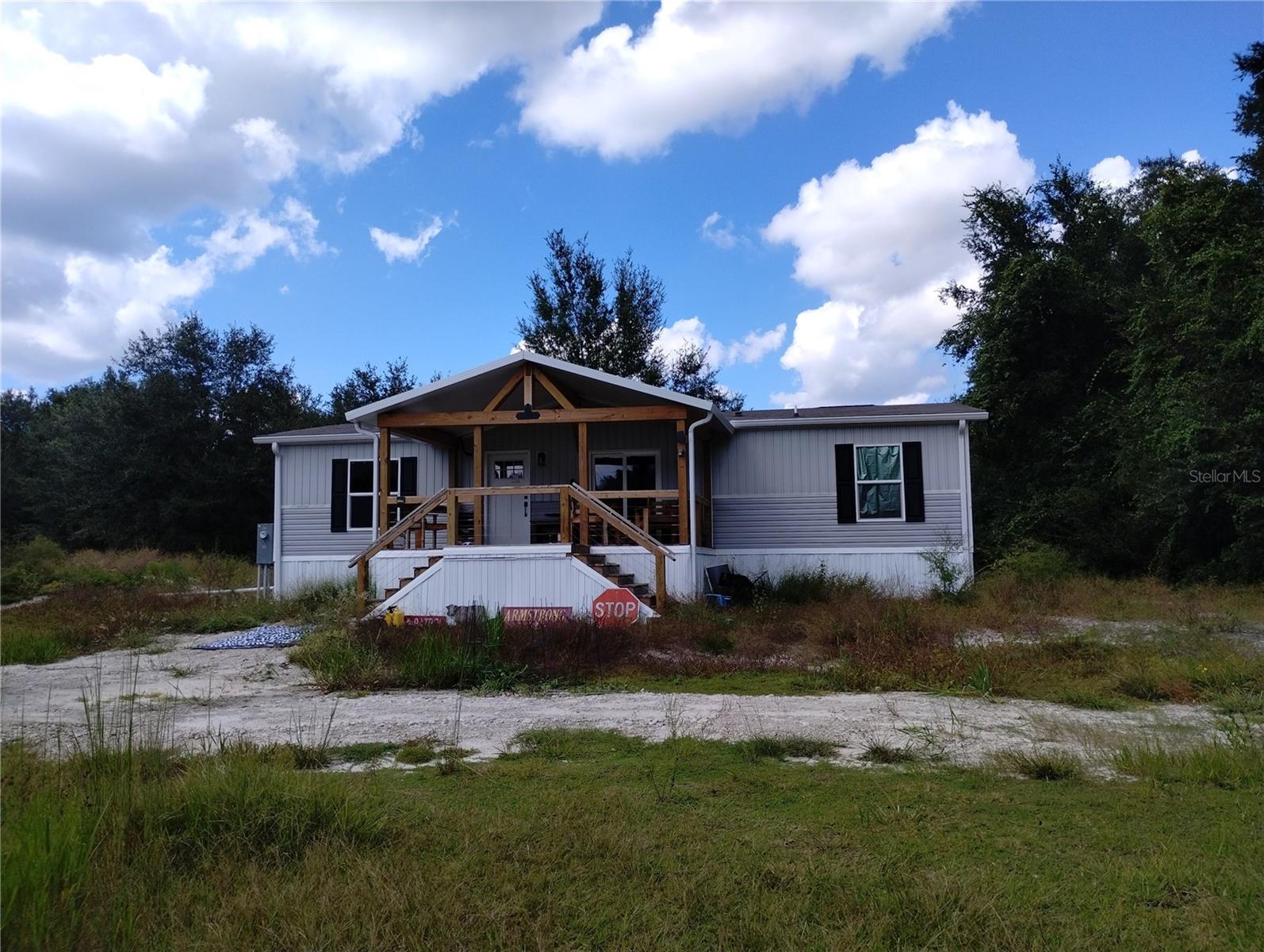 Photo of 1826 SE 44TH PLACE BUSHNELL FL 33513