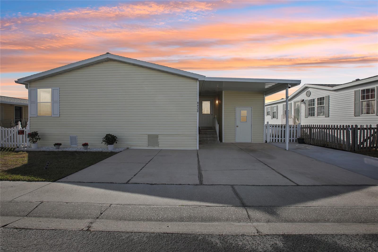 Photo of 8420 FANTASIA PARK WAY RIVERVIEW FL 33578