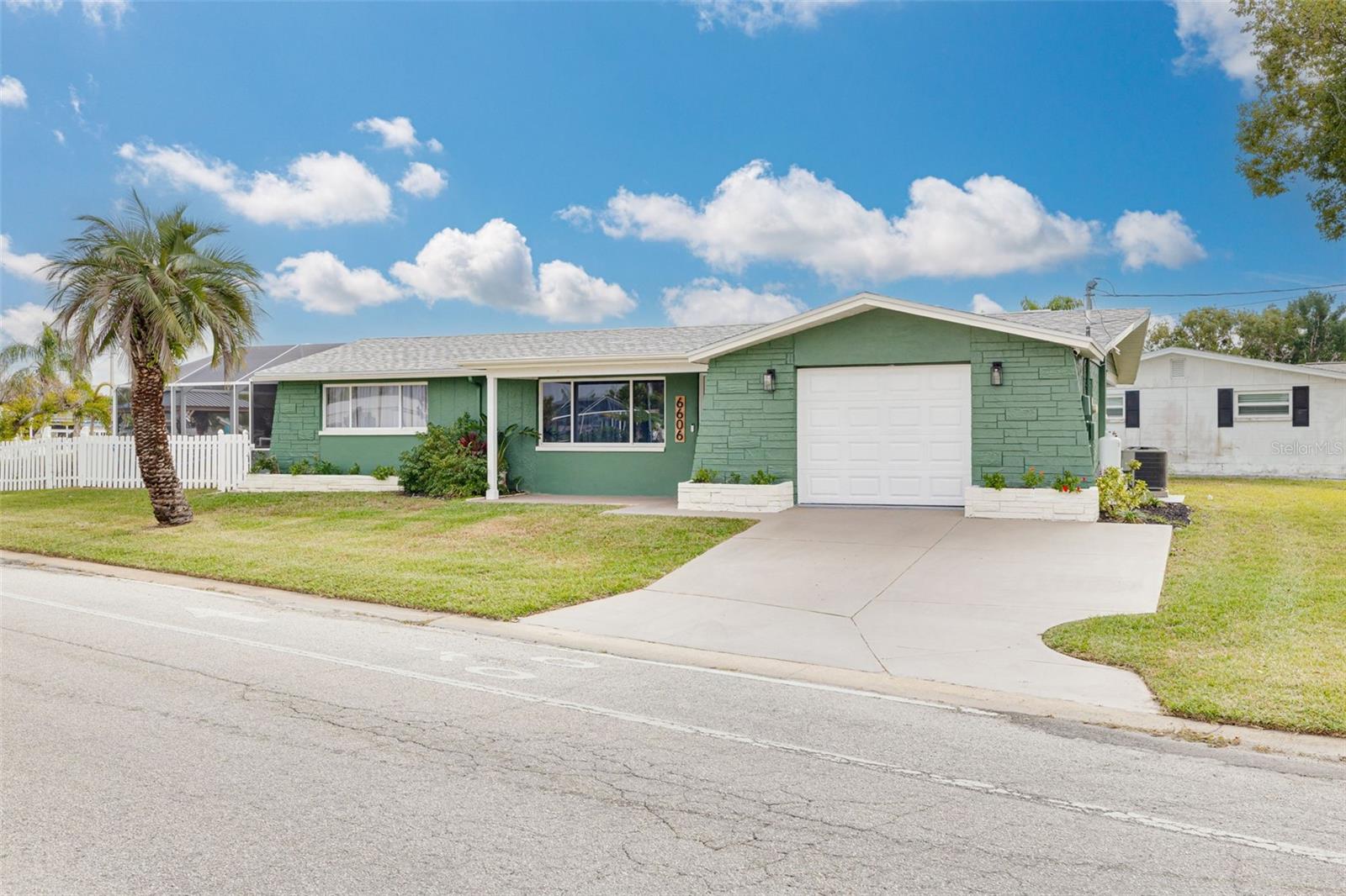 Photo of 6606 BEACH BOULEVARD HUDSON FL 34667
