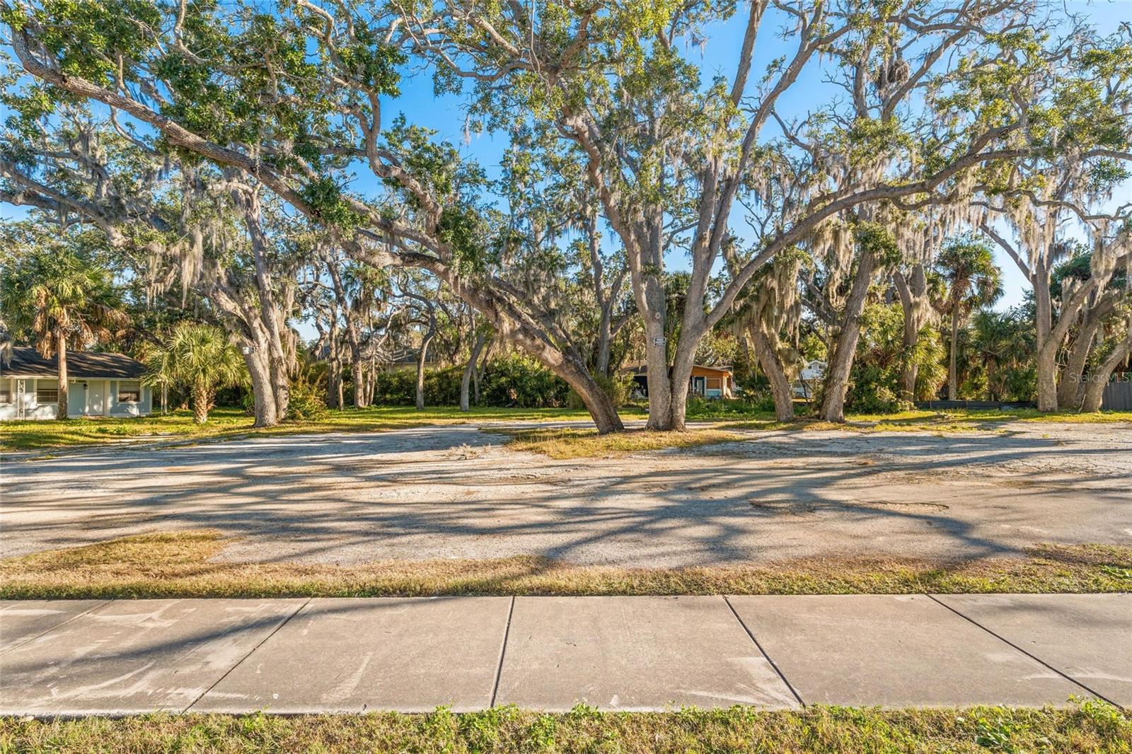 Photo of 404 CANAL STREET TARPON SPRINGS FL 34689