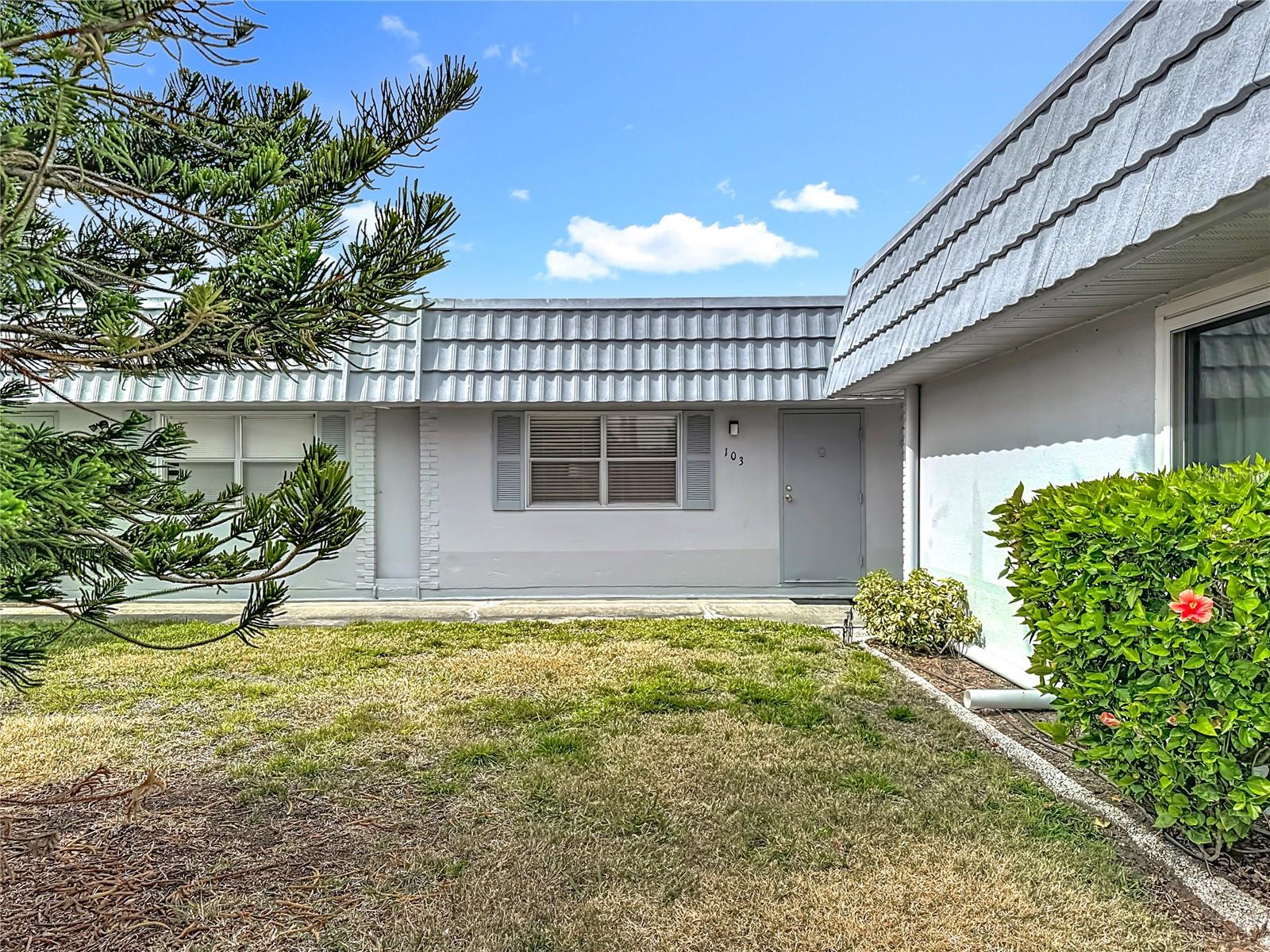 Photo of 202 BEDFORD TRAIL #103 SUN CITY CENTER FL 33573