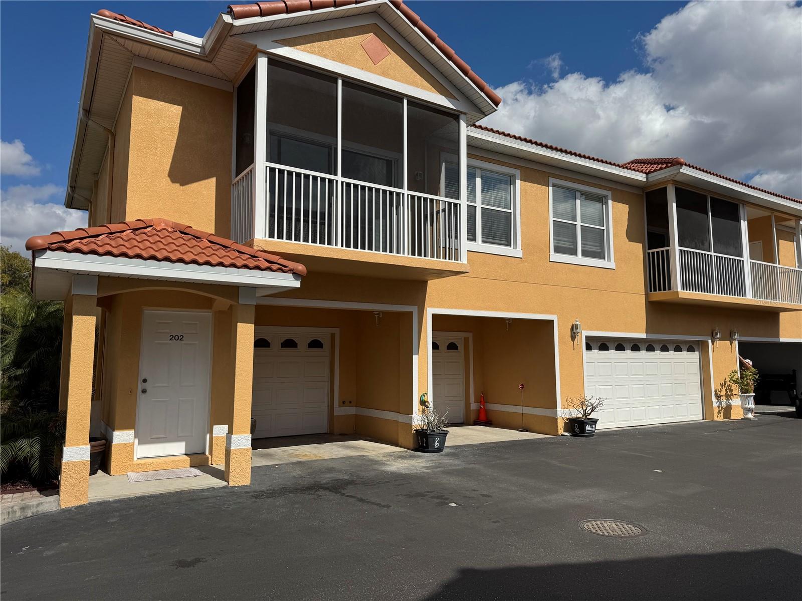 Photo of 21007 SUNPOINT WAY #202 LUTZ FL 33558