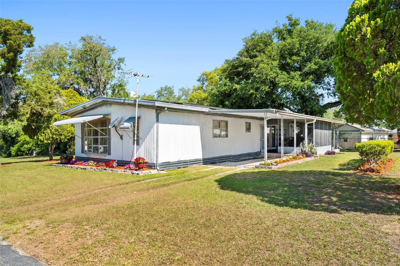 Photo of 10220 WELLINGTON AVENUE DADE CITY FL 33525