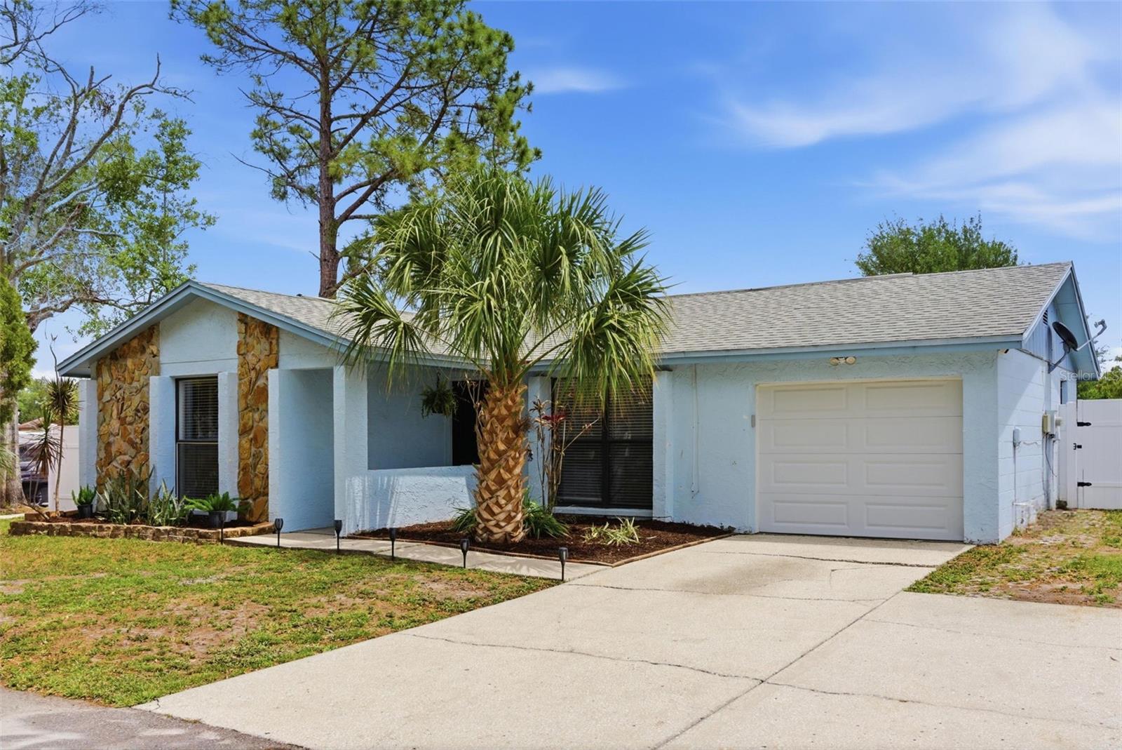 Photo of 7507 WOODLAND OAKS COURT TAMPA FL 33615