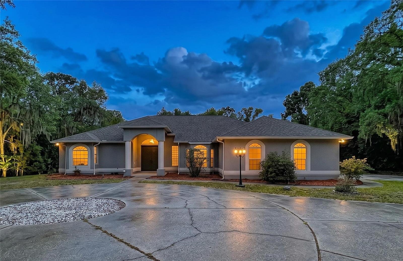 Photo of 464 E LIBERTY STREET HERNANDO FL 34442