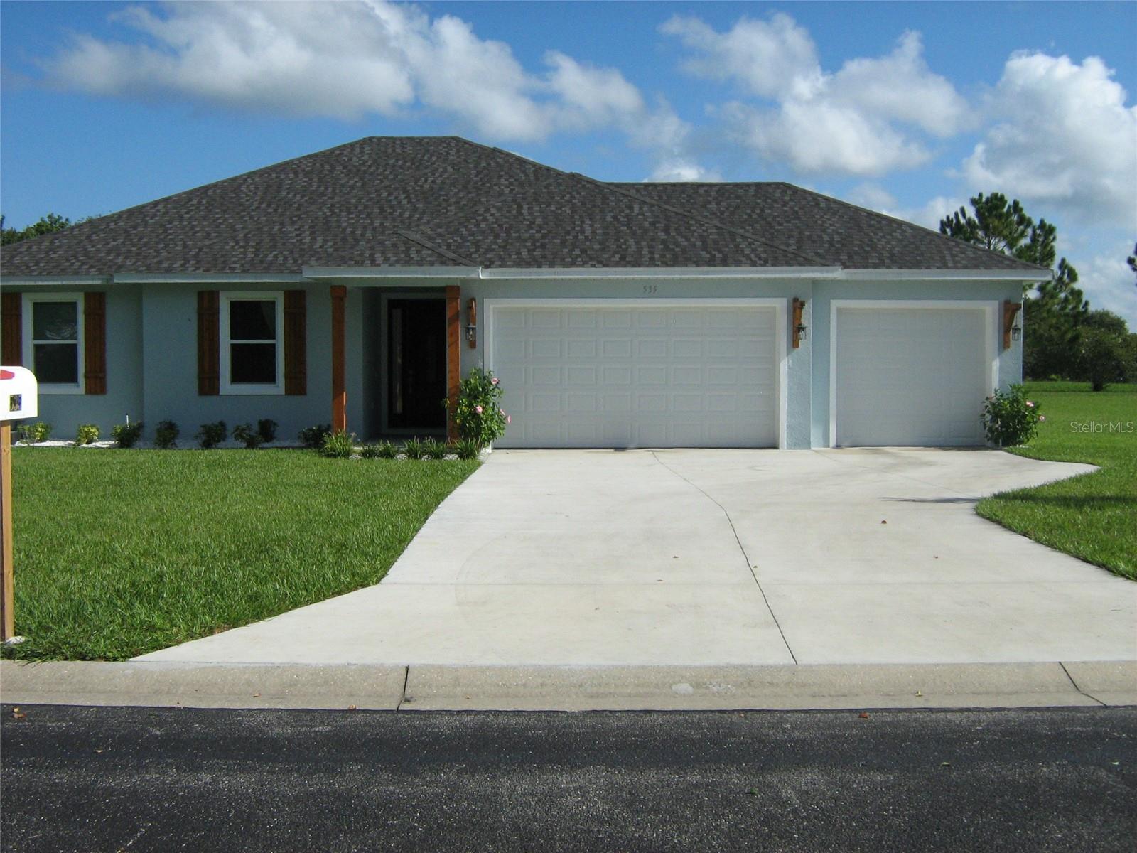 Photo of 535 DOWLING CIRCLE LADY LAKE FL 32159