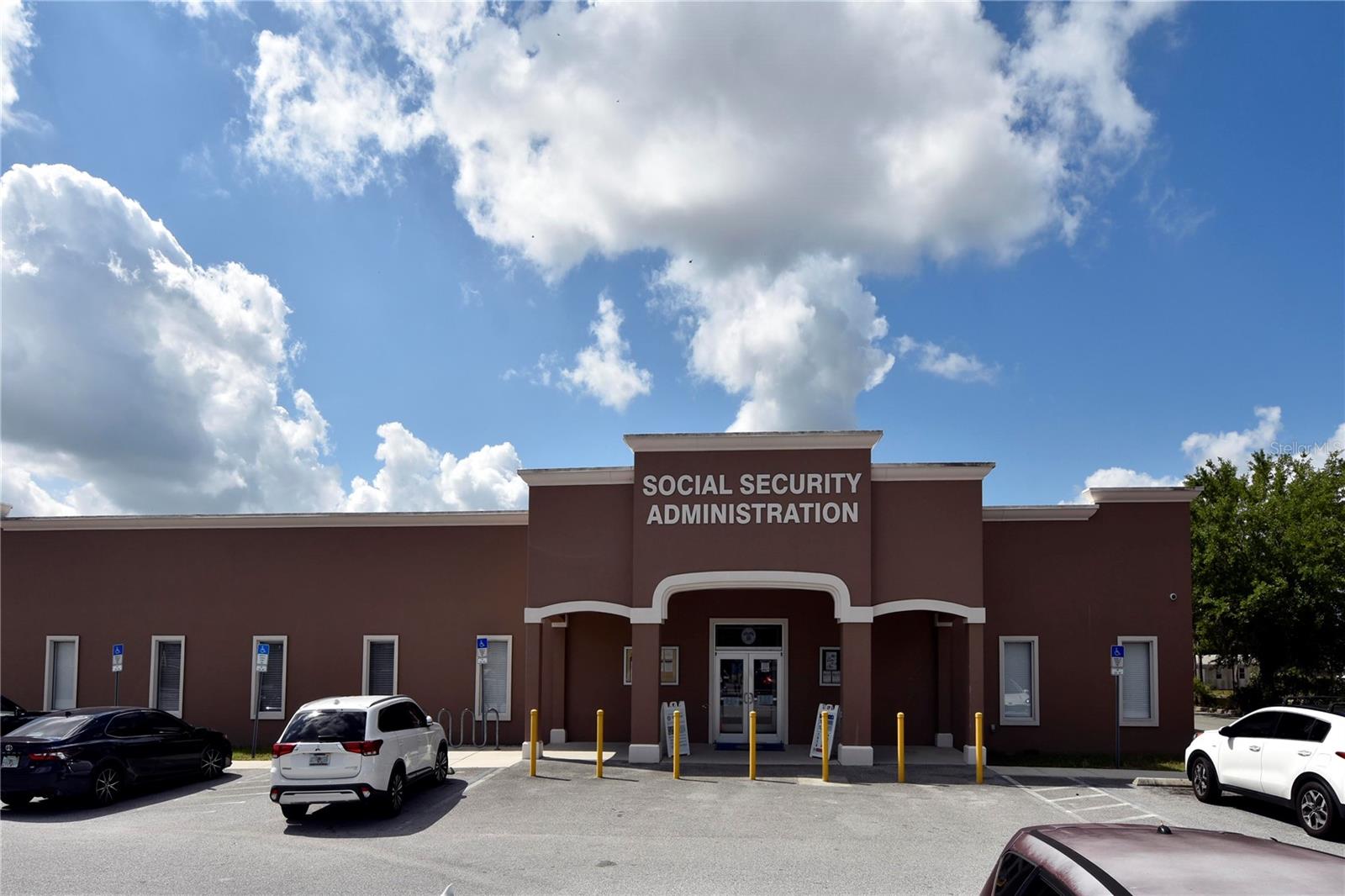 Photo of 550 COMMERCE DRIVE LAKELAND FL 33813