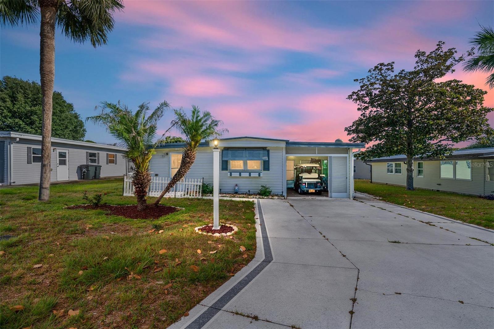 Photo of 1027 VERMONT AVENUE LADY LAKE FL 32159