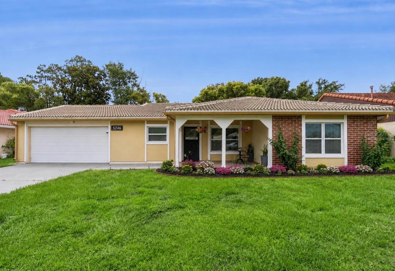 Photo of 5246 MAYAPPLE CIRCLE ORLANDO FL 32821