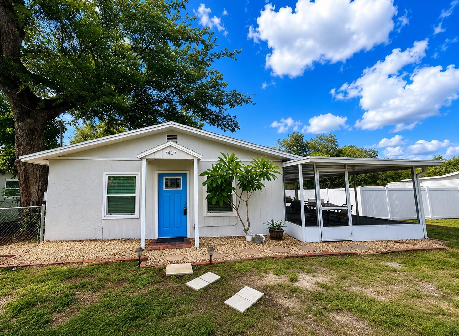 Photo of 7407 MOUNT VERNON ROAD TAMPA FL 33625