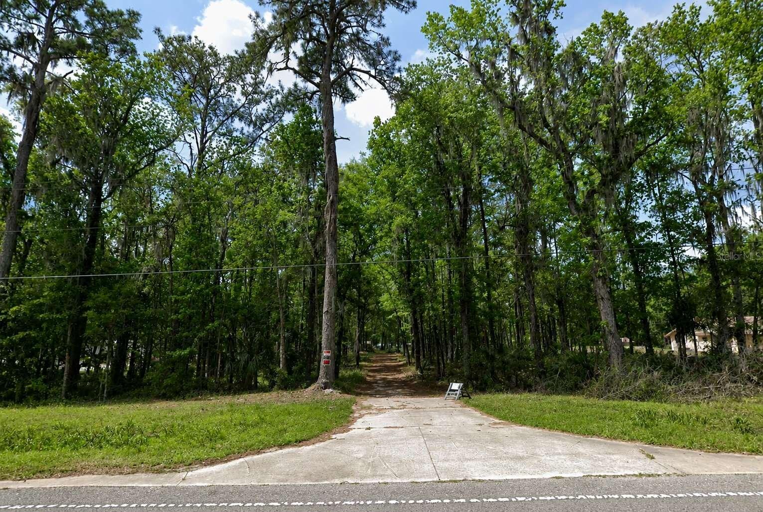 Photo of 18864 N HIGHWAY 329 MICANOPY FL 32667