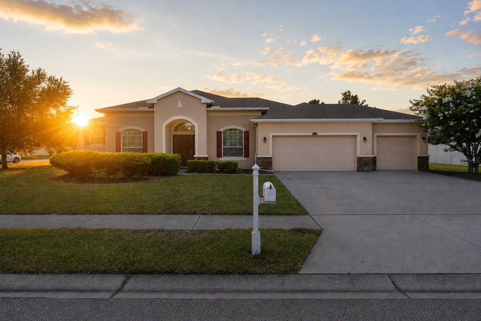 Photo of 13589 HUNTERS POINT STREET SPRING HILL FL 34609
