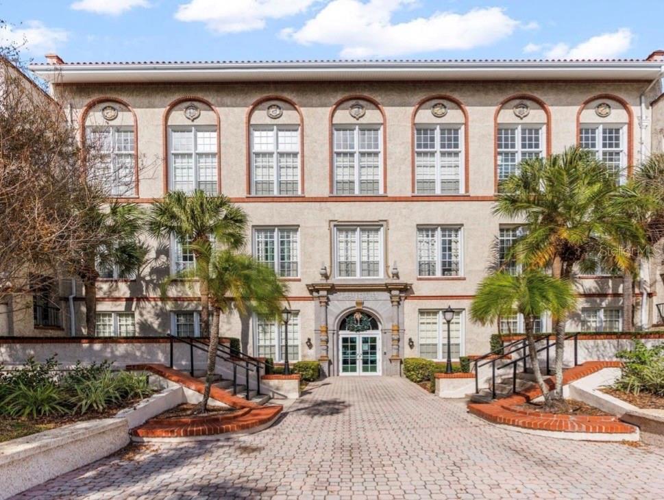 Photo of 701 MIRROR LAKE DRIVE #102 ST PETERSBURG FL 33701