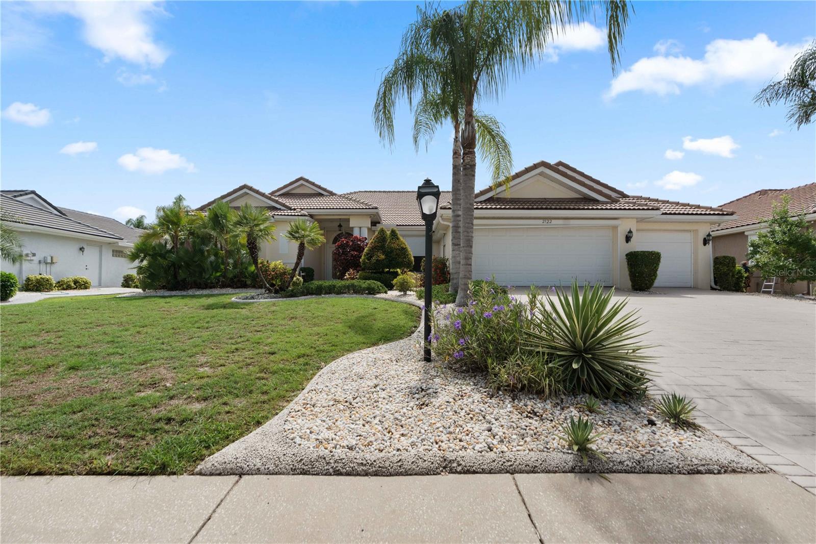 Photo of 2122 PLATINUM DRIVE SUN CITY CENTER FL 33573