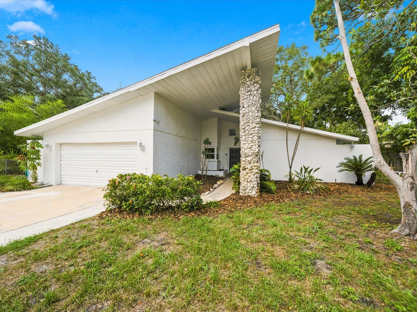 Photo of 419 WAYFARER COURT TARPON SPRINGS FL 34689