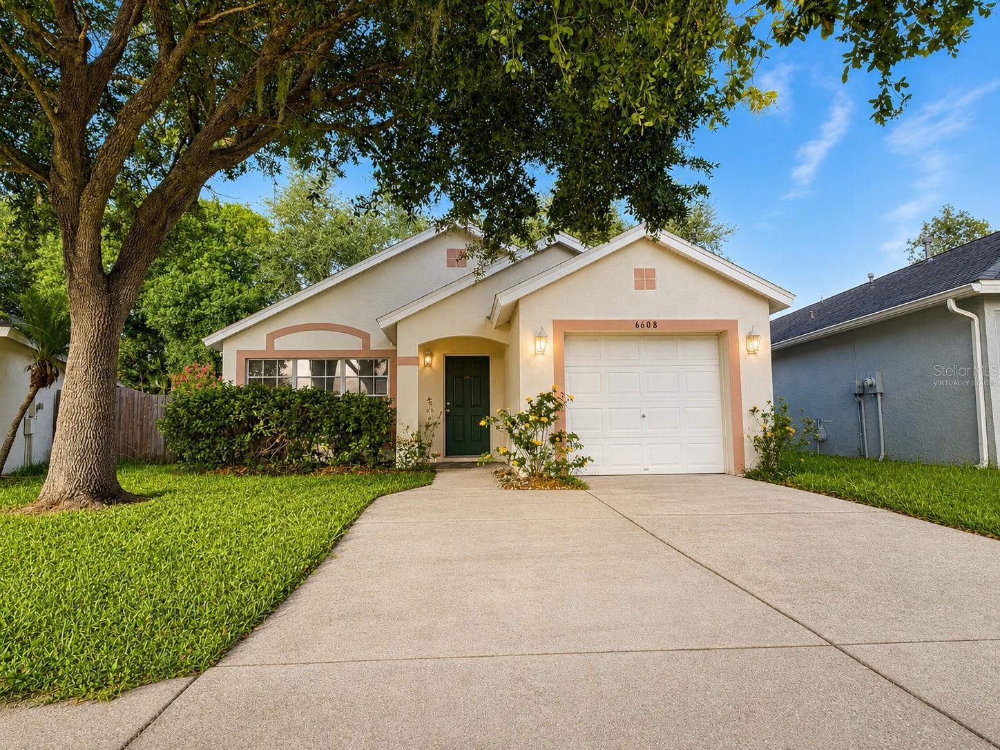 Photo of 6608 NORTHHAVEN COURT RIVERVIEW FL 33578